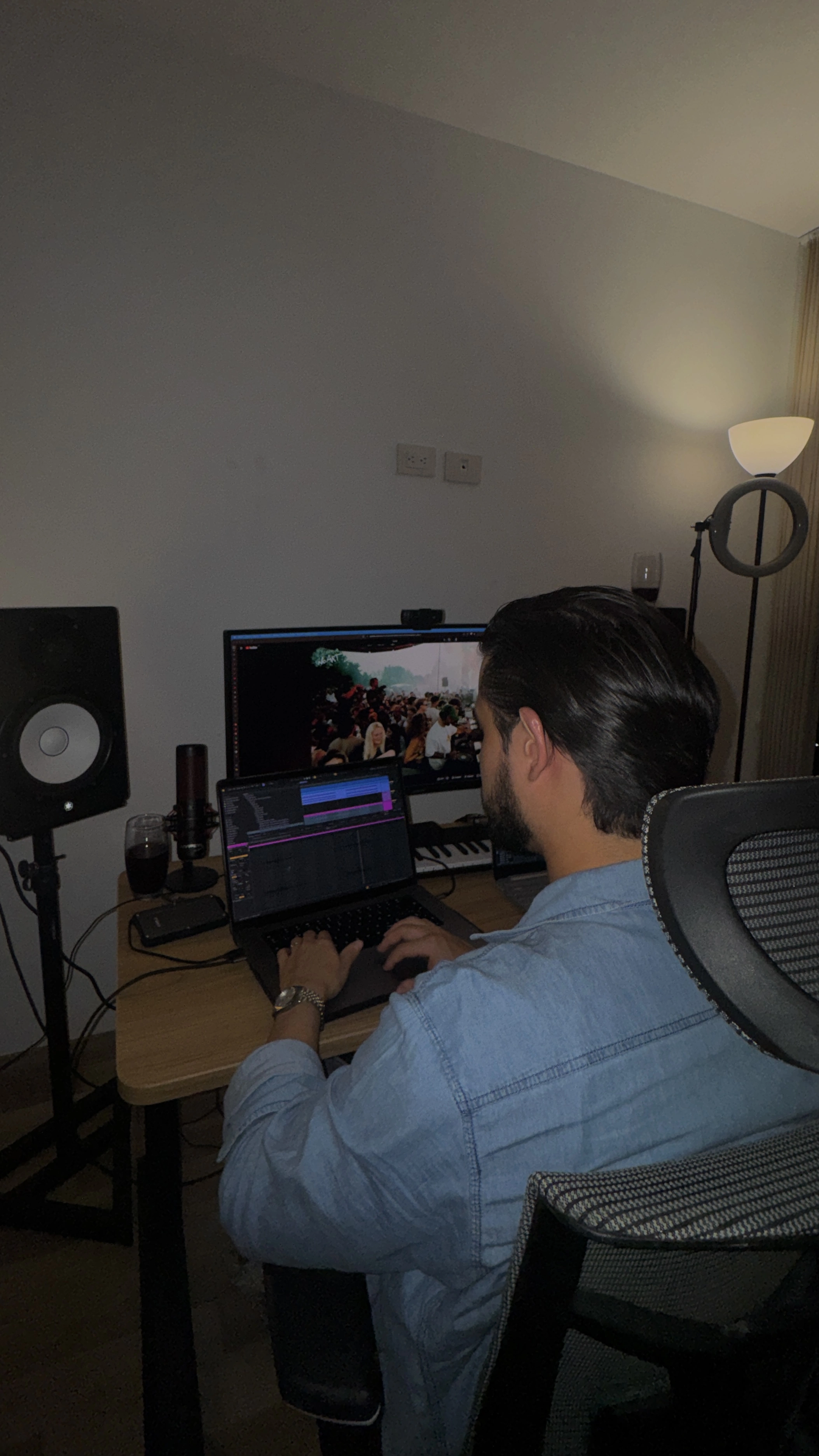 Axl Lake – Visual 5